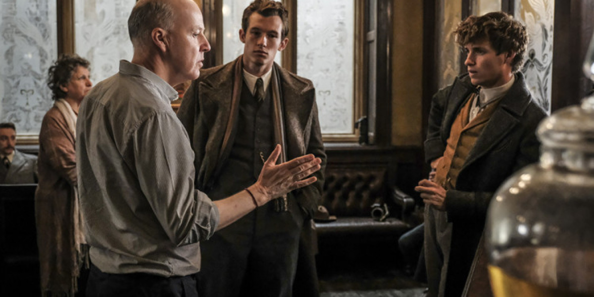 David Yates on Set - Behind 'Fantastic Beasts